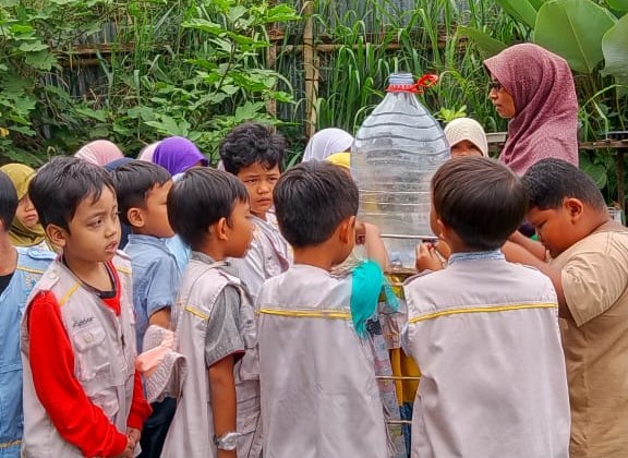 Gambar Sampah Plastik di Indonesia: Tanggung Jawab Semua Pihak